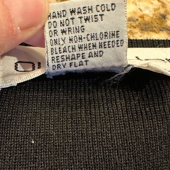 Outlander Long Sleeve Cropped Sweater with Gold Studs Acrylic Wool Blend Large - Picture 4 of 4